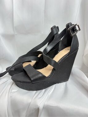 C&M Black Platform Wedges size 9 M